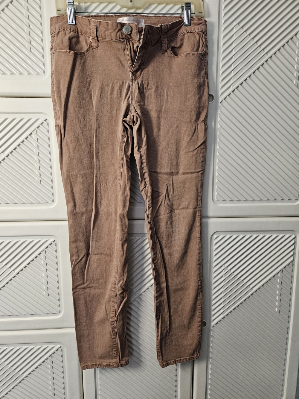 No Boundaries Skinny Jeans in Tan
